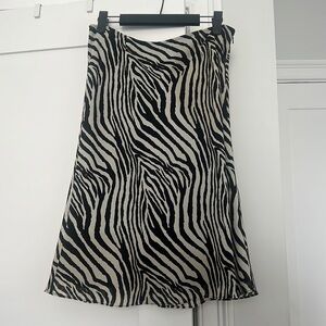 Express midi skirt